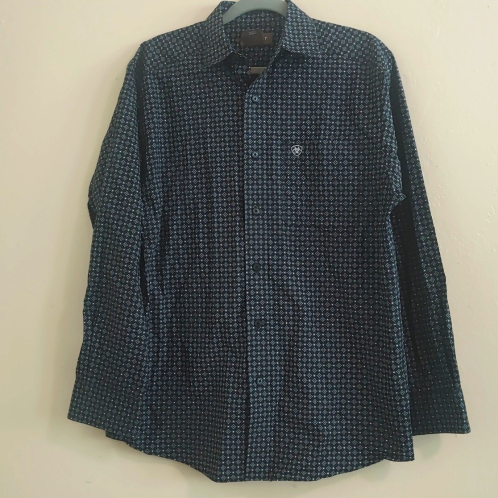 Men's Ariat long sleeve shirt size S